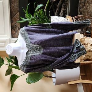 FREE PEOPLE Blue & Green Lace neck Boho Medium Top